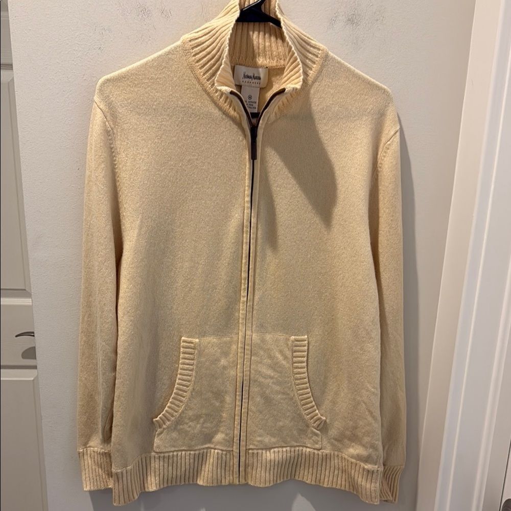 Neiman Marcus Cashmere Yellow Zip Up Sweater with Ribbed Cuffs size medium